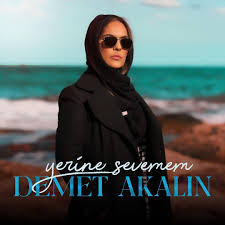 دانلود آلبوم Yerine Sevemem (2024) از Demet Akalın