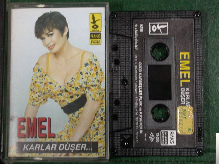 دانلود آلبوم Karlar Düşer (1991) از Emel Müftüoğlu