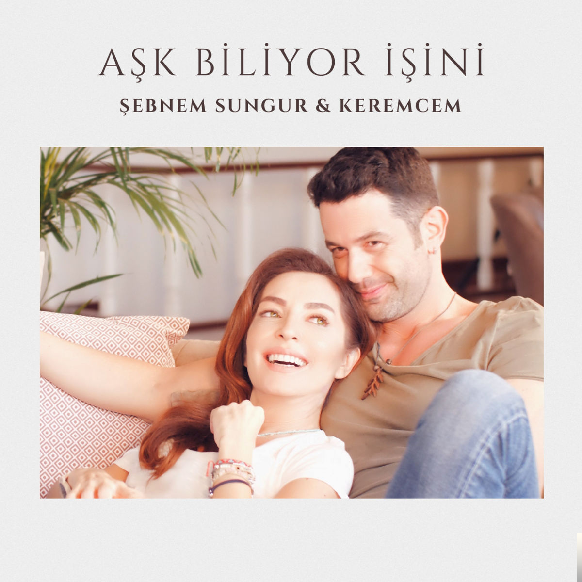دانلود آلبوم Aşk Biliyor İşini (2019) از Şebnem Sungur